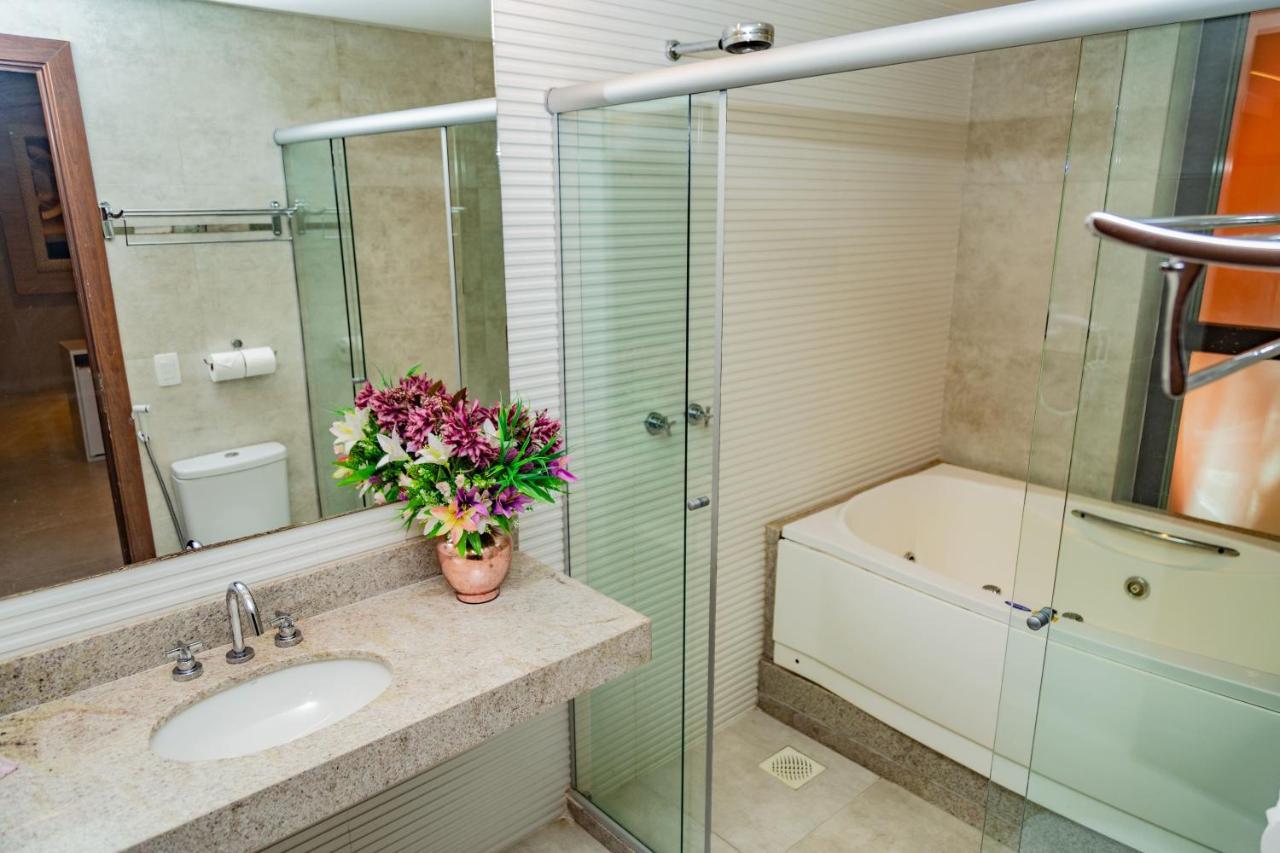 Suite with Spa Bath,1249562983:JPEG